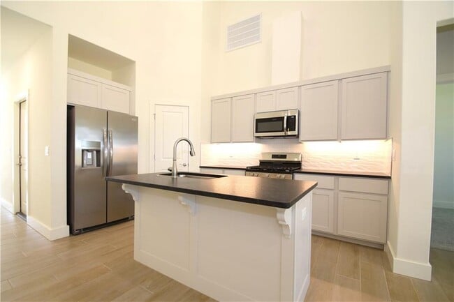 Building Photo - 460 Azurite Rd