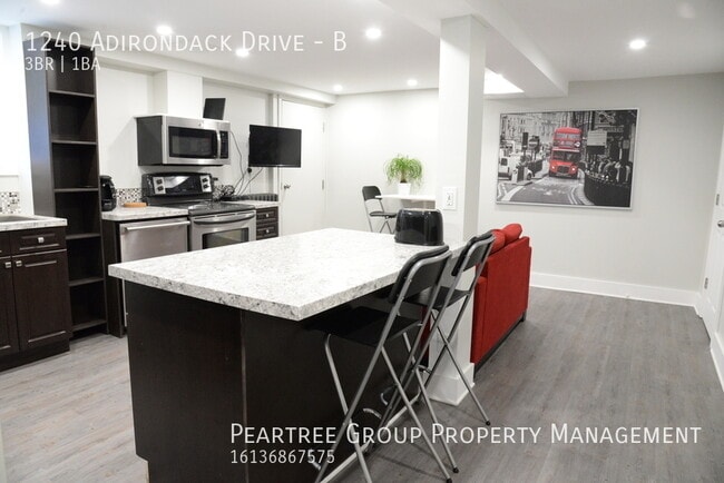 Photo du bâtiment - Amazing Adirondack-3BR Apartment @ALGONQUI...