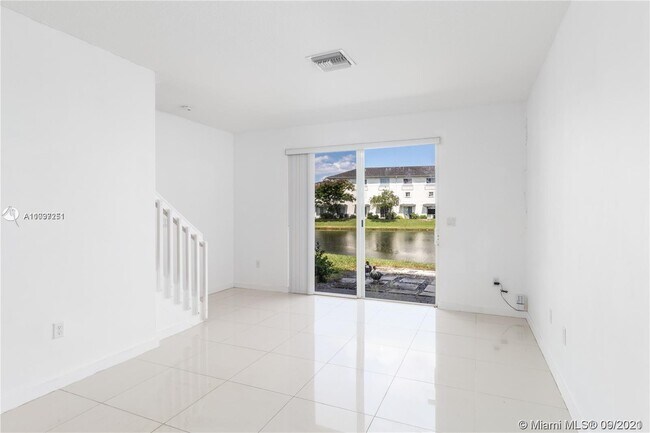 Foto del edificio - 3431 NW 13th St