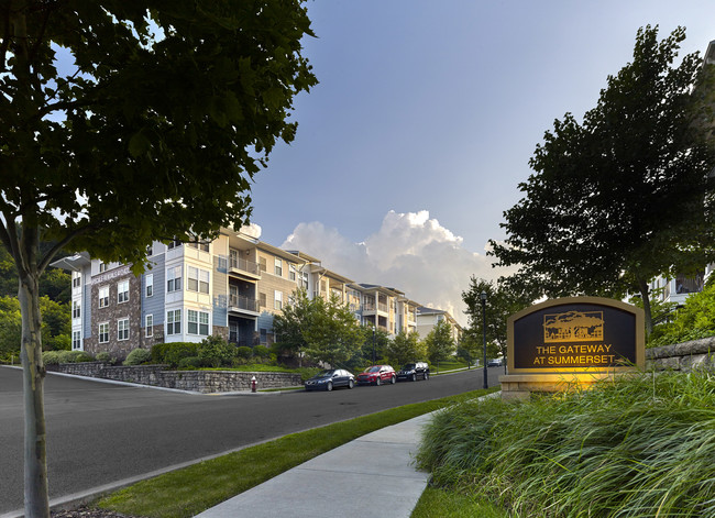 Building Photo - The Gateway at Summerset