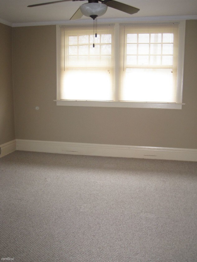 Building Photo - 3 br, 1 bath  - 129 College Ave