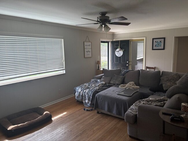 Building Photo - 3BR/ 2BA One-level Home in West Hills, Fenced Backyard