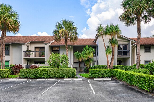 Building Photo - 11355 Pond View Dr