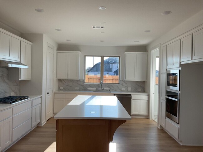 Foto del edificio - 29826 Ellwood Ln