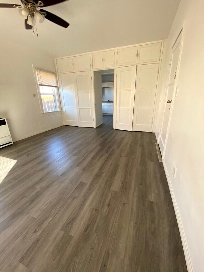 Foto del edificio - 661 E 3rd St