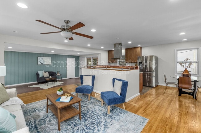 Building Photo - 9551 Cantwell Dr