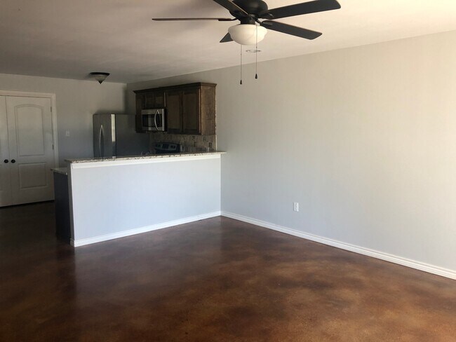 Foto del edificio - 3 bedroom, 2 bath DUPLEX!