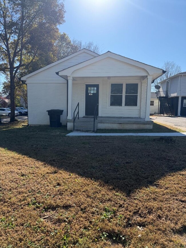 Building Photo - 749 Mt Hope St