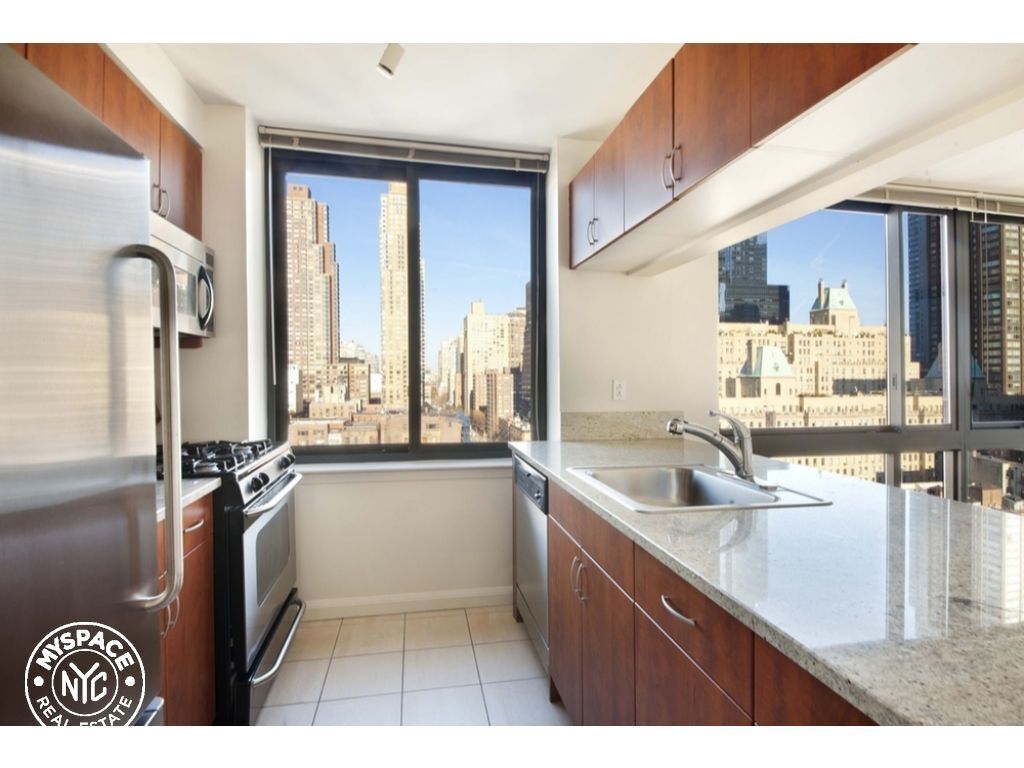 Foto principal - 400 W 55th St