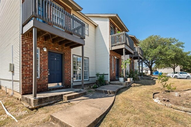 Building Photo - 1806 River Crossing Cir