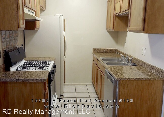 Building Photo - 2 br, 1 bath House - 10762 E Exposition Av...