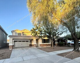 Building Photo - 4202 E Bonanza Rd