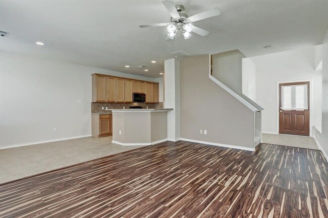Foto del edificio - 3215 Victorian Manor Ln