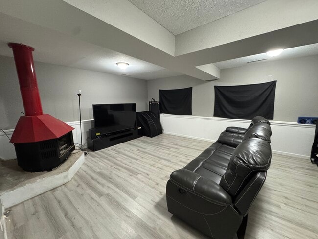 Building Photo - 3122 Moonbeam Cir S