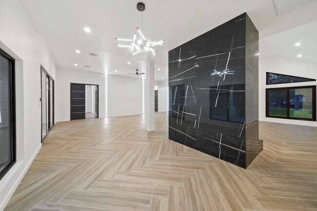 Building Photo - 2438 Carriage Lamp Ln