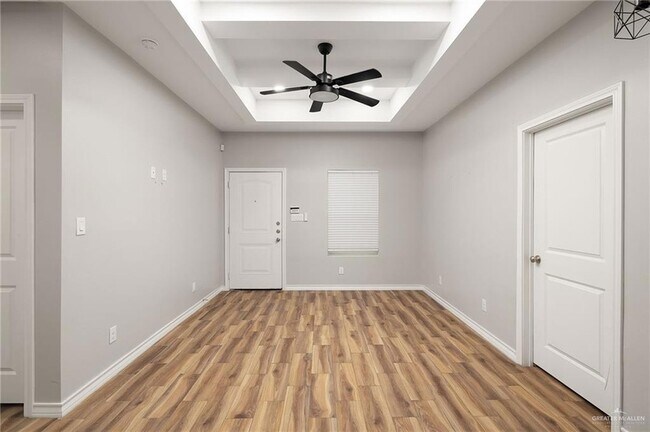 Foto del edificio - 2709 E Israel Ave