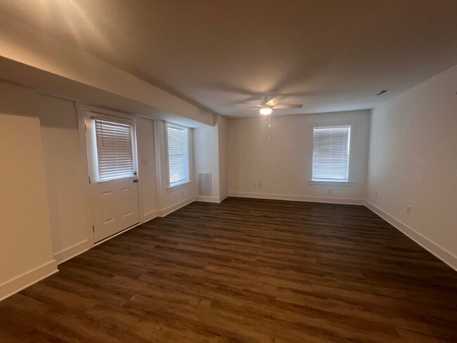 Building Photo - 300 Indian Dr