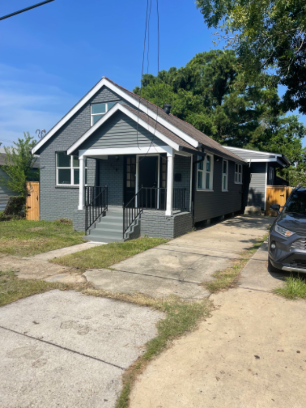 Primary Photo - 718 Lamanche St