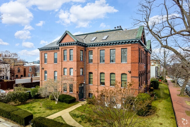 410 5th St NE - Carberry School Lofts