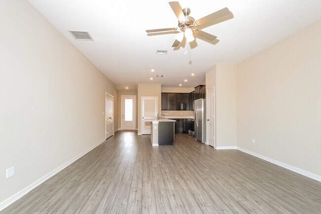 Building Photo - 1717 Party Pl