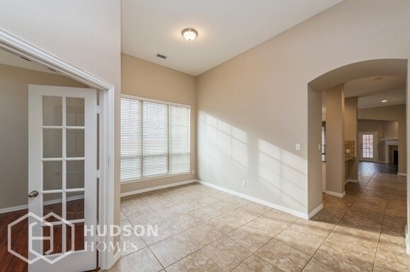 Building Photo - SELF TOUR NOW! - 2709 Katie Trl, Melissa, ...