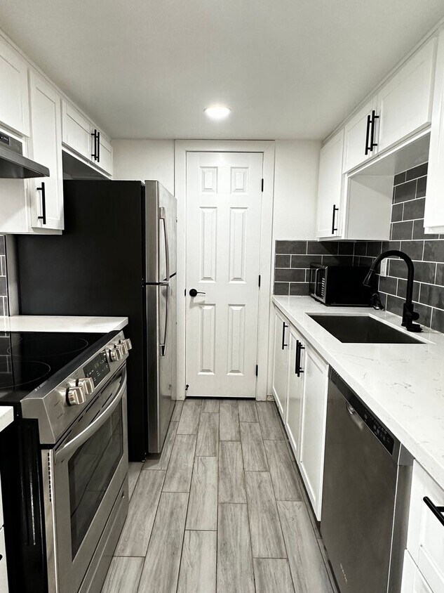 Foto principal - Beautifully Upgraded 3 Bedroom 1 Bathroom ...
