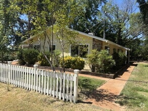 Building Photo - 1100 Pear Ridge Rd
