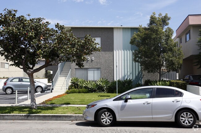 Foto del edificio - 3730 Clarington Ave