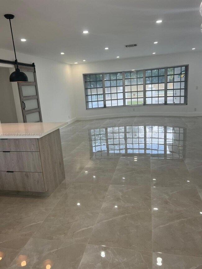 Foto del edificio - 3640 N 46th Ave