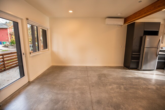 Building Photo - 42 NE Tillamook St