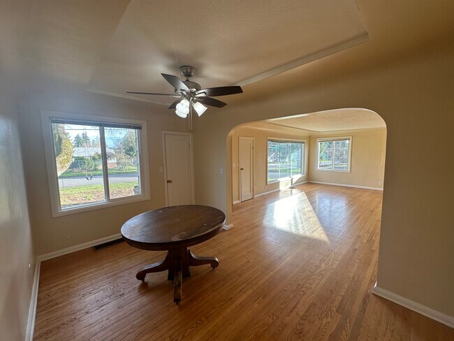 Building Photo - 737 SE 146th Ave