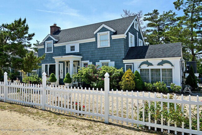 Building Photo - 102 Faber Ln