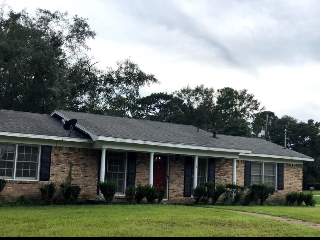 Primary Photo - 790 Kimberlin Dr N