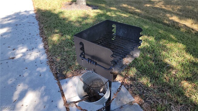 Building Photo - 950 Hancock Creek S Blvd