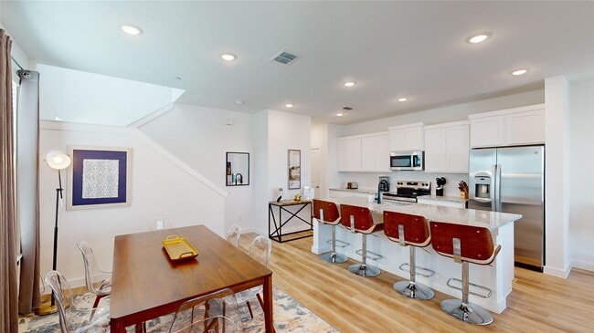 Building Photo - 2926 ELLE DR