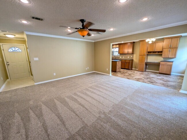 Foto del edificio - 2734 Augustus Rd