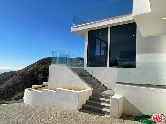 Foto del edificio - 26309 Lockwood Rd