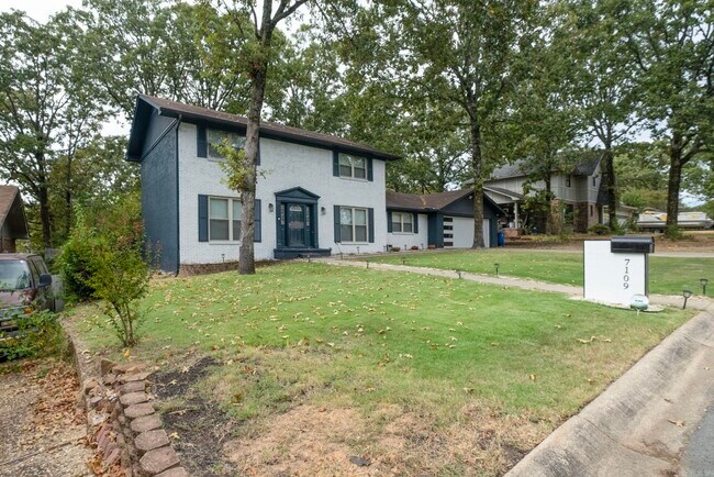 Building Photo - 7109 Sequoyah Ln
