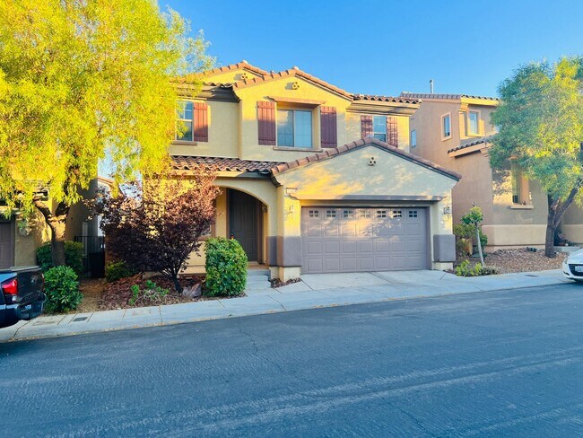 Foto del edificio - Gorgeous two story 3 bedroom 2 Bathroom Ho...