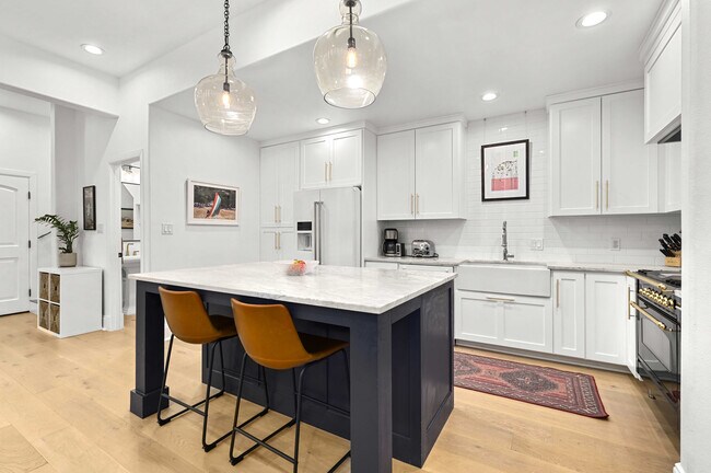 Foto del edificio - 705 W Johanna St