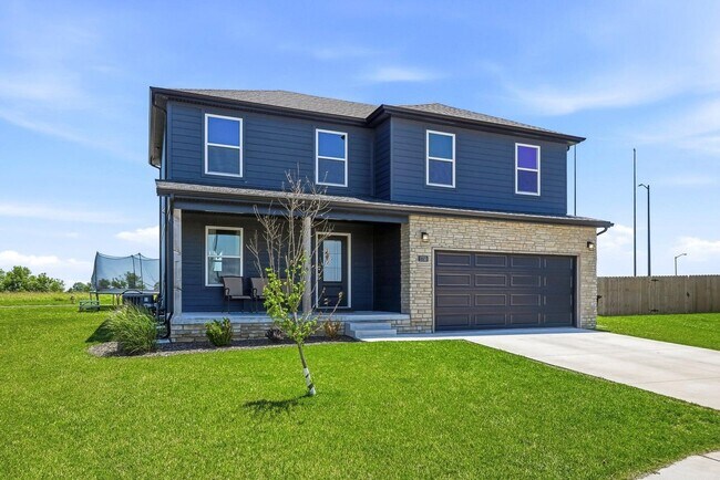 Building Photo - 4 Bedroom | 2.5 Bathroom | 2 Car Garage | Republic MO | Fenced in back yard!
