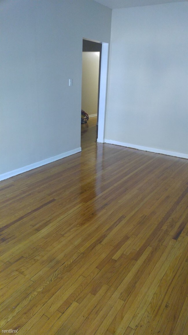 Foto del edificio - 4747 S Langley Ave