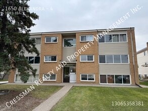 Building Photo - 1650 Alexandra St