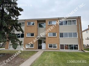 Building Photo - 1650 Alexandra St
