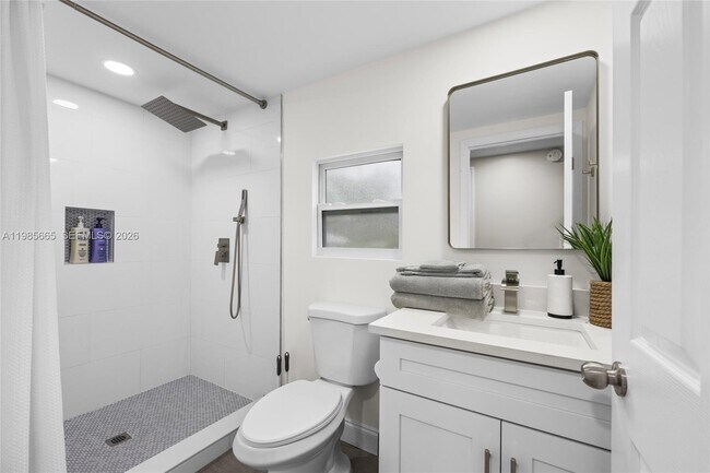 Foto del edificio - 6674 4th St