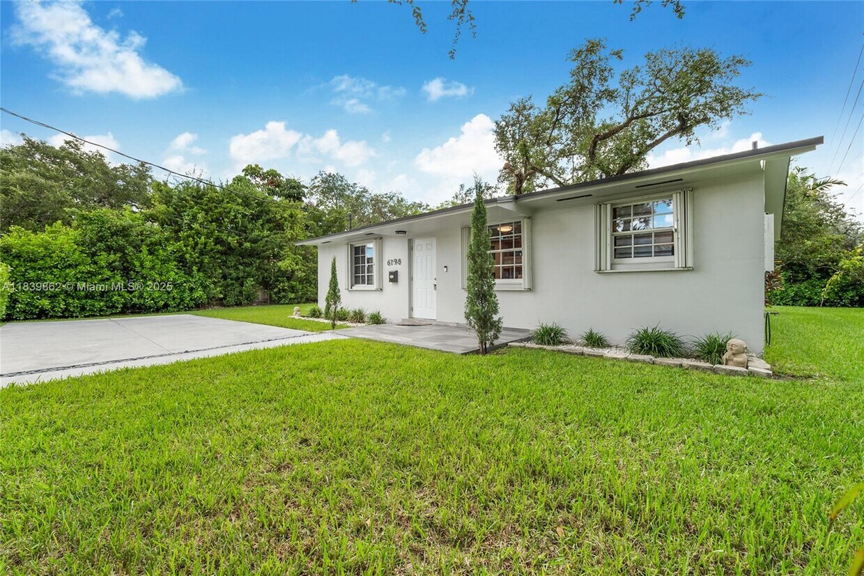 Foto principal - 6198 SW 63rd St
