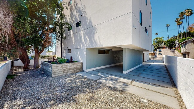 Foto del edificio - 3820 1/2 Montclair St