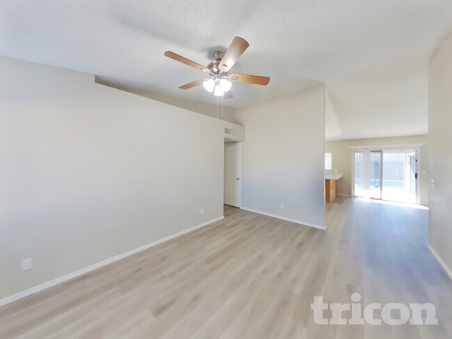 Foto del edificio - 10717 West Campbell Ave