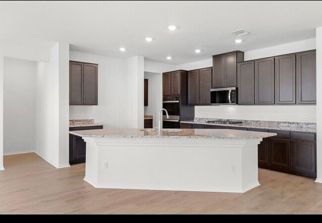 Foto del edificio - 3720 Cerino Ln