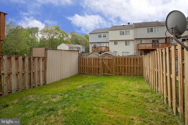 Building Photo - 3853 Sunny Brook Ct